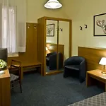Ξενοδοχείο Byron 3*