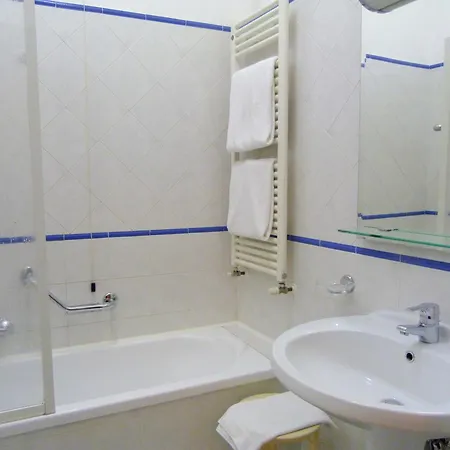 Hotel Byron 3*