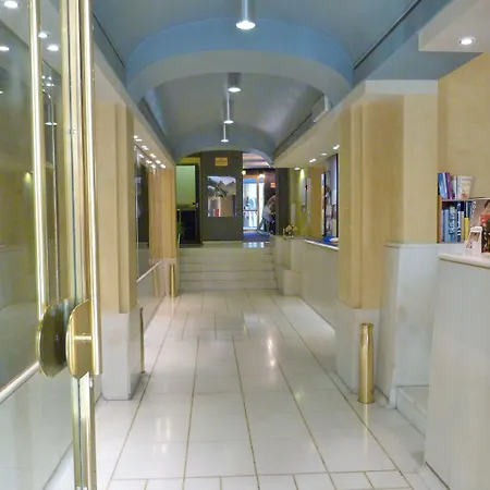 Byron Hotel 3*