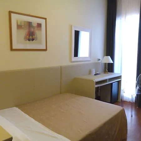 Byron Hotel