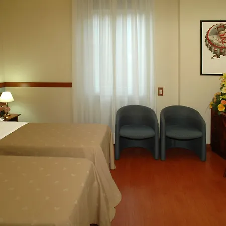 Byron Hotel 3*