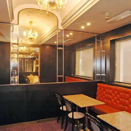 Byron Hotel
