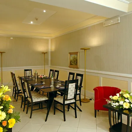 Byron Hotel