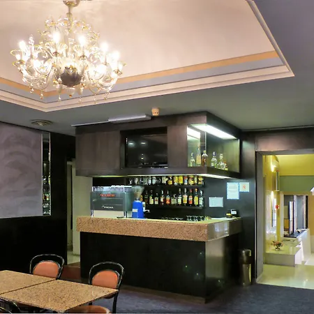 Byron Hotel