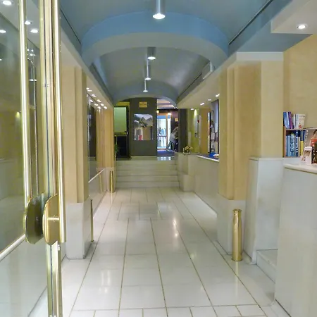 Byron Hotel