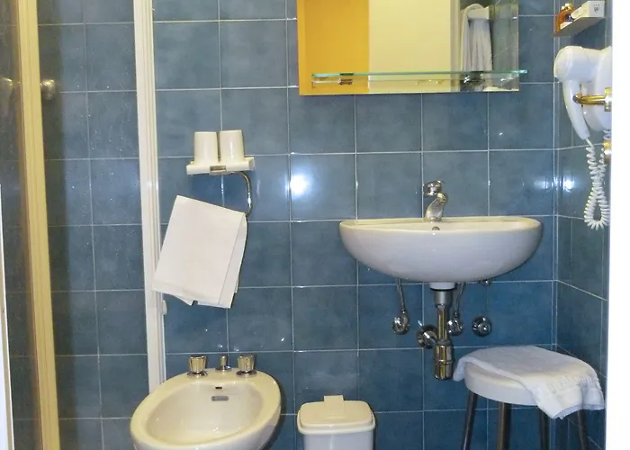 Ξενοδοχείο Byron 3*